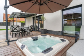 ESCAPE THE ORDINARY (Sauna & Jacuzzi)